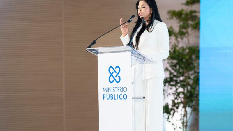 Yeni Berenice Reynoso Destaca el Origen de las Denuncias por Difamación en el País