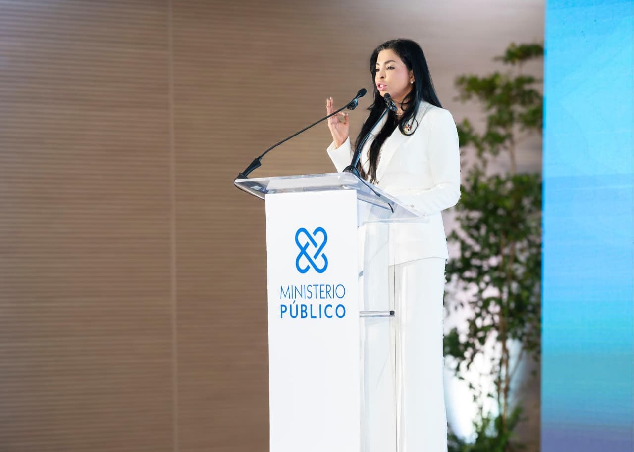 Yeni Berenice Reynoso Destaca el Origen de las Denuncias por Difamación en el País