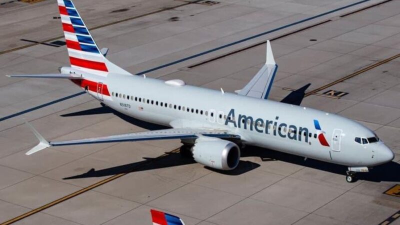 Controlador Aéreo Evita Colisión en Phoenix: Un Error de Vuelo Doble de American Airlines