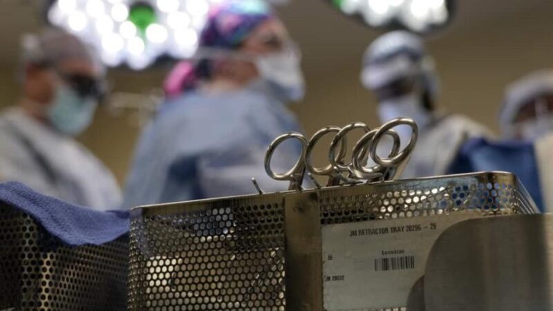 Controversia en Cirugía Estética: El Caso de Enmanuel Hernández