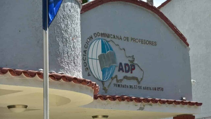 ADP Pone en Jaque el Inicio del Año Escolar en República Dominicana