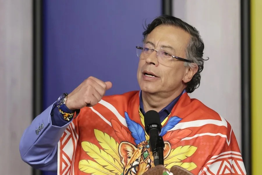 Gustavo Petro Cuestiona la Legitimidad Electoral de su Sucesor en Colombia