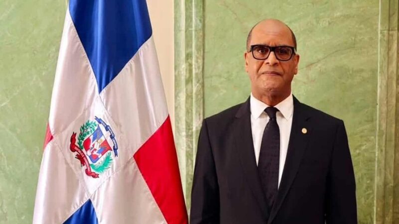 Juez Dominicano Advierte sobre los Límites de la Inteligencia Artificial en la Justicia