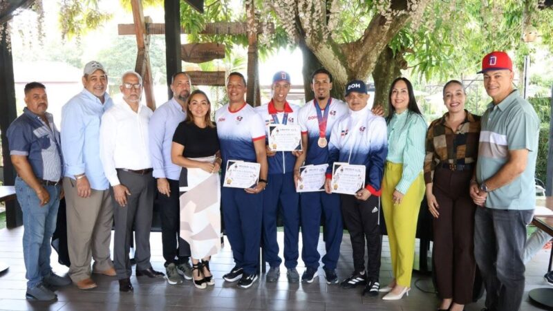 Andrés Bautista Premia a Medallistas de Santo Domingo 2026 con Incentivos Económicos
