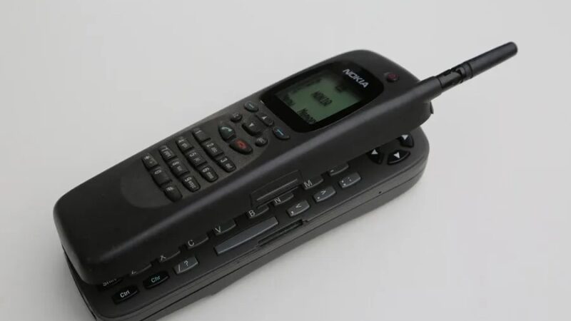 Nokia 9000 Communicator: Tres Décadas del Primer Smartphone