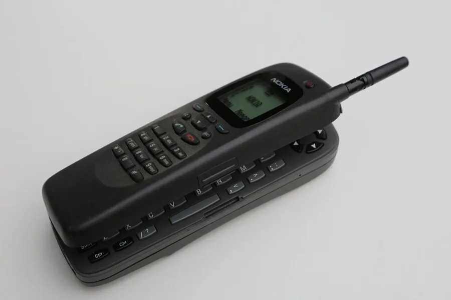 Nokia 9000 Communicator: Tres Décadas del Primer Smartphone