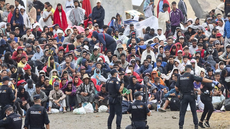 Desmantelan Redes de Tráfico de Migrantes en Ceuta: Detenidos Cinco Implicados