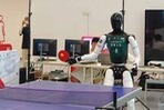 Robots Humanoides Chinos: Innovación y Búsqueda de Oportunidades Laborales