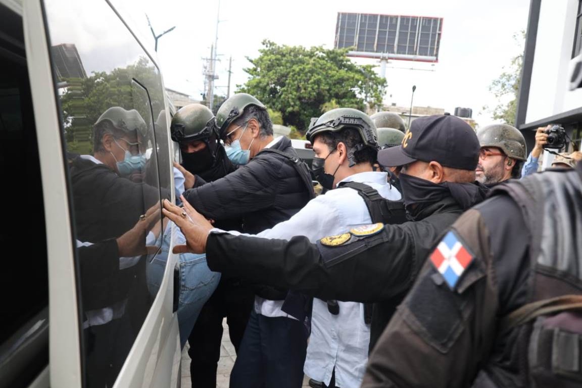 Exdirector de SeNaSa y Coimputados Buscan Libertad en Caso Cobra