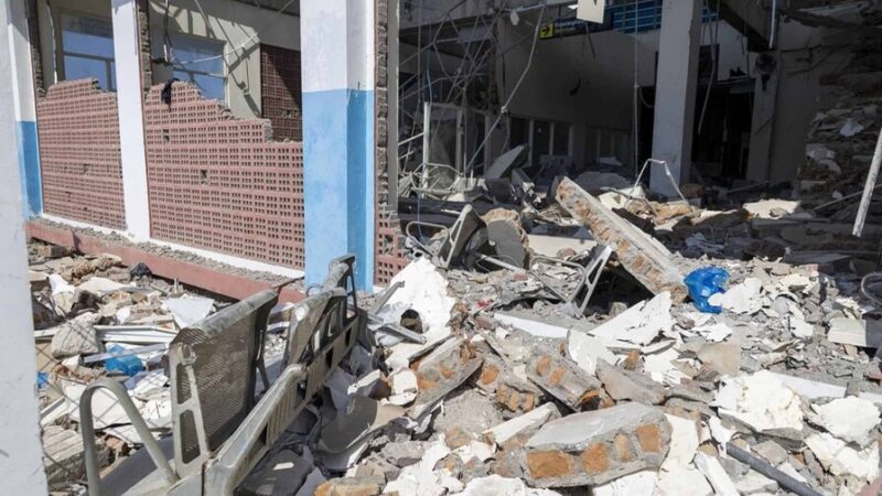 Devastador Terremoto en Indonesia: 51 Muertos y Miles de Desplazados