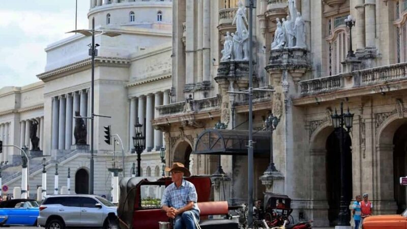 Turismo en Cuba Experimenta Drástica Reducción de Visitantes