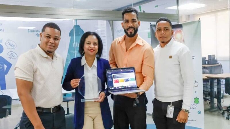 Innovadora Plataforma de UAPA Combate la Deserción Escolar con Inteligencia Artificial