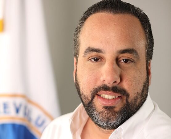 Julio Peña Guzmán Asume la Presidencia de la Junta de Aviación Civil