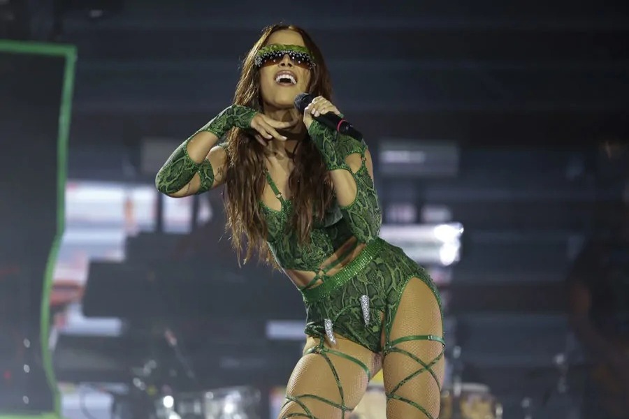 Anitta Revoluciona sus Conciertos con Meditación y Sin Alcohol