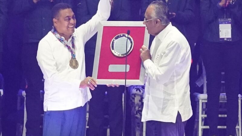 José P. Monegro Emociona en Clausura de los Juegos Centroamericanos 2026