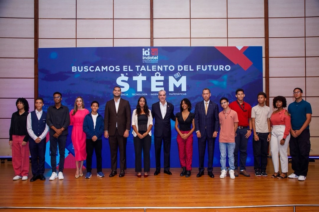 Presidente Abinader Participa en Transmisión de Mando en Colombia