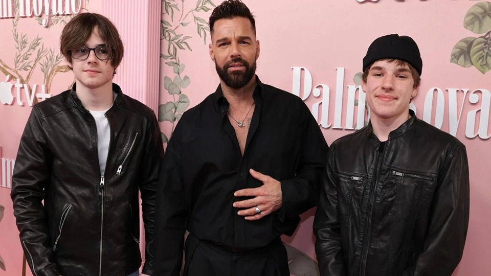 Ricky Martin celebra la mayoría de edad de sus gemelos con emotivo mensaje