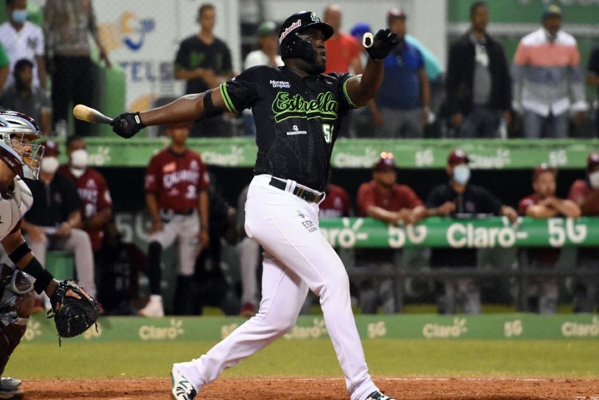 Sandber Pimentel Regresa a las Estrellas en Intercambio con los Toros