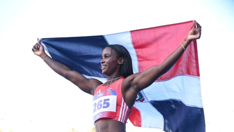 Presidente Abinader Premia a Medallista Liranyi Alonso con Apartamento Amueblado