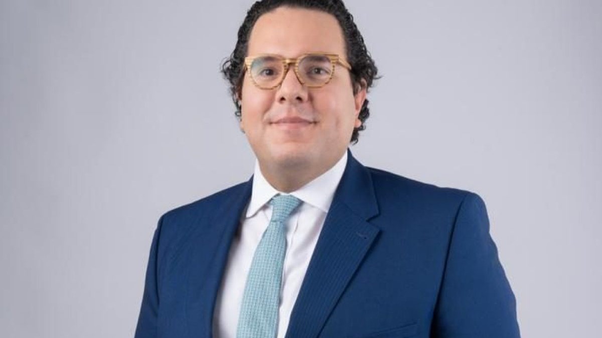 Víctor Cedeño Brea Asume como Nuevo Superintendente de Bancos