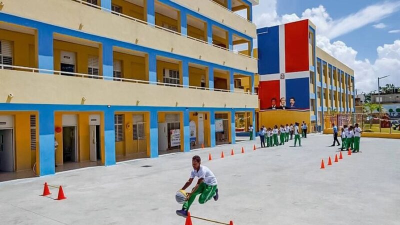 Inicio del Año Escolar 2026-2027: Protestas y Desafíos en el Sistema Educativo