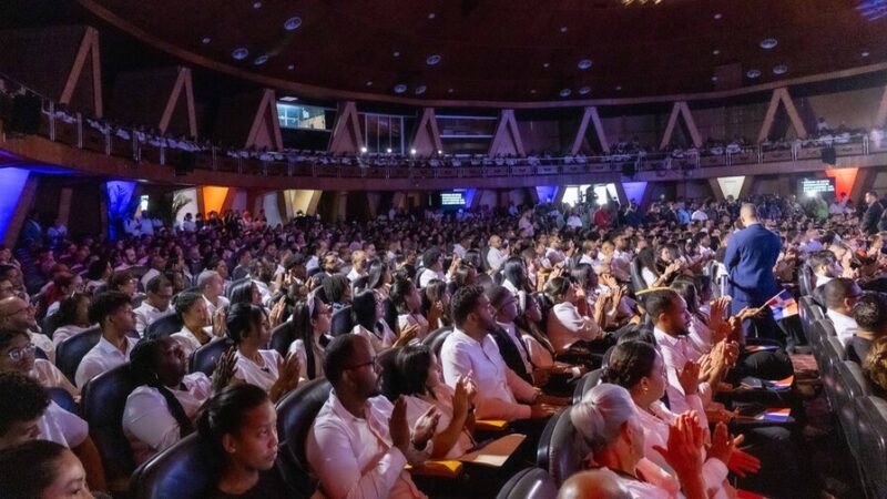 Mescyt Otorga 1,500 Becas Internacionales para Impulsar la Innovación