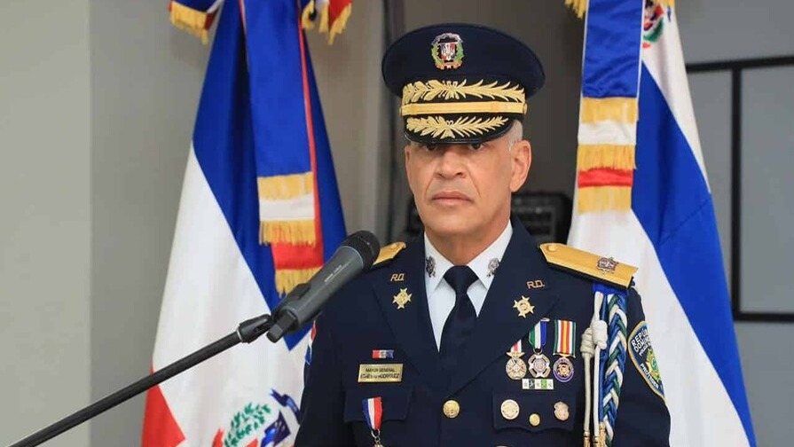 Nuevo Director de la Policía Nacional Impulsa la Disciplina y el Compromiso