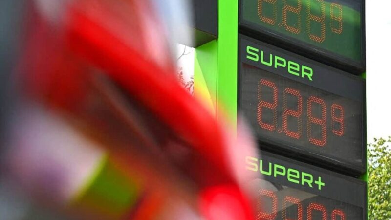 Incremento del Petróleo de Texas a la Espera de Avances en el Estrecho de Ormuz
