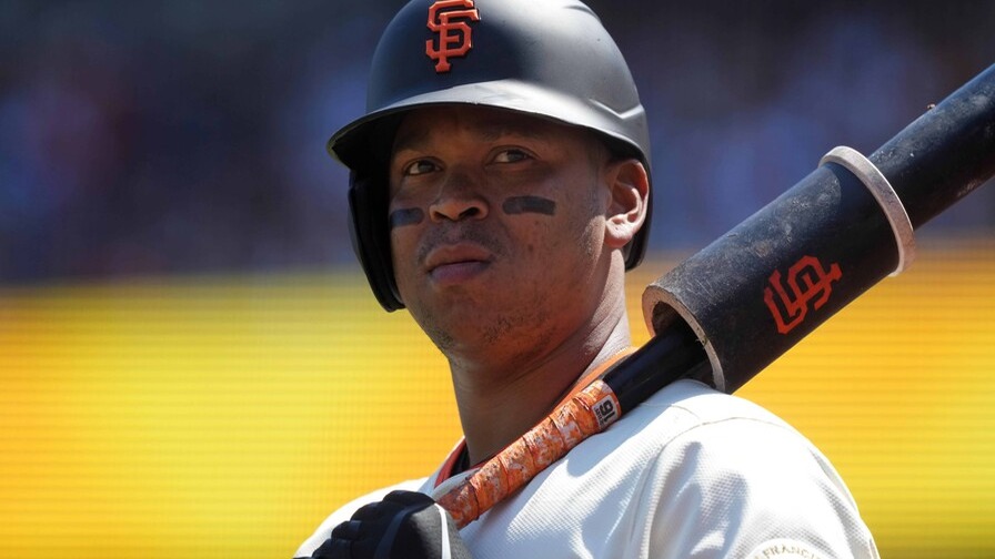 Rafael Devers Regresa a Fenway Park: Un Encuentro de Nostalgia y Nuevas Realidades