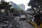 Intensa Búsqueda de Sobrevivientes tras Devastador Terremoto en Colombia