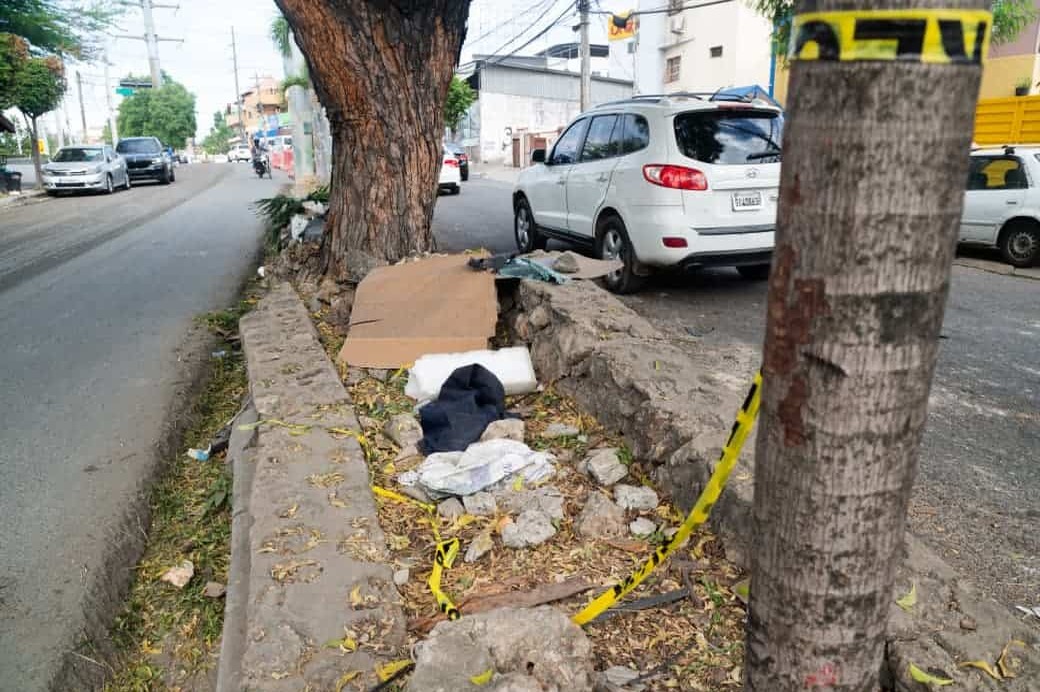 Tragedia en Los Ríos: Mujer Hospitalizada tras Fatal Accidente