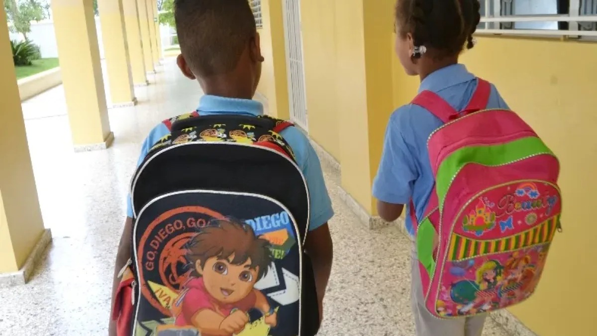 Expertos Alertan sobre el Peso de las Mochilas Escolares para Prevenir Lesiones
