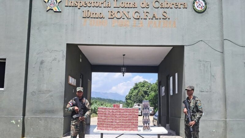 Ejército Dominicano Incauta Contrabando de Cigarrillos y Ron en Dajabón