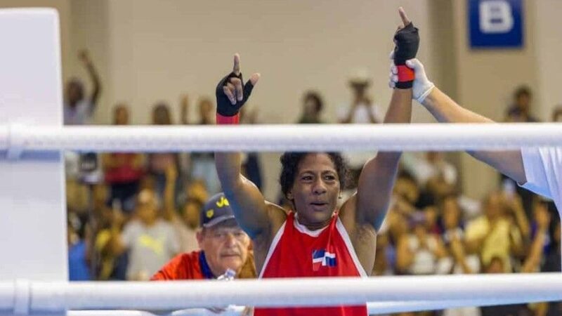 Estefani Almánzar Conquista el Oro en Boxeo para República Dominicana