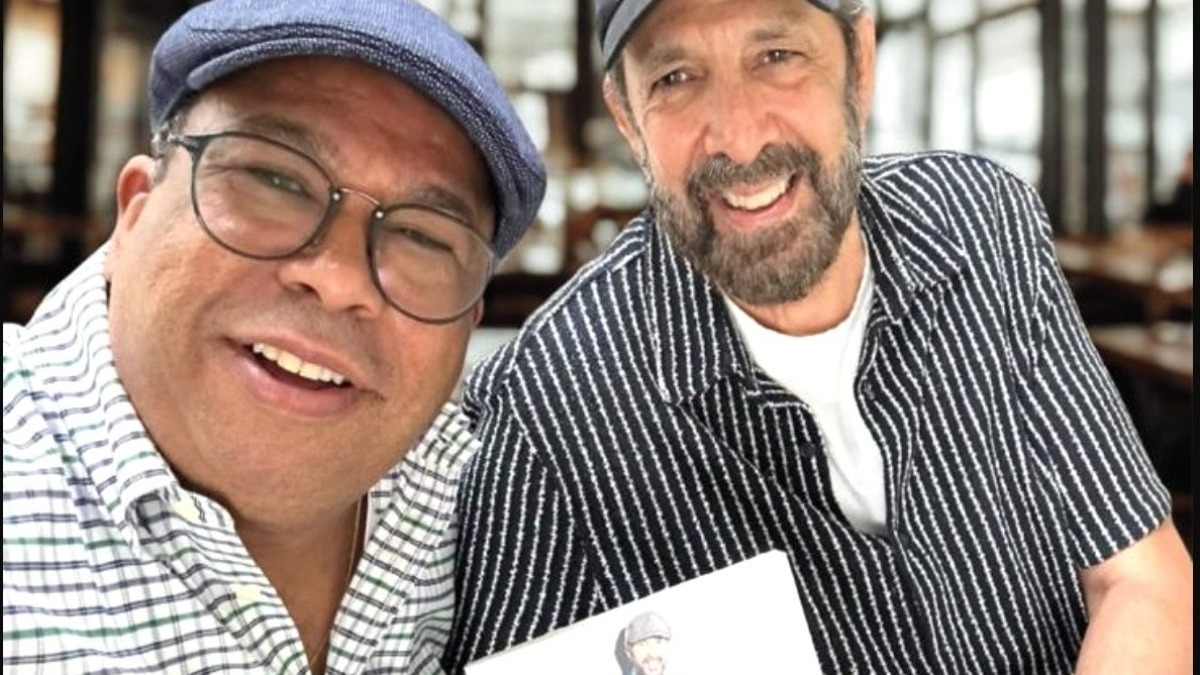 Juan Luis Guerra Inspira con Nuevo Libro sobre su Vida y Fe