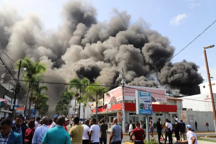 Controversia en San Cristóbal: Defensa de Víctimas Desmiente Informe Oficial de Bomberos