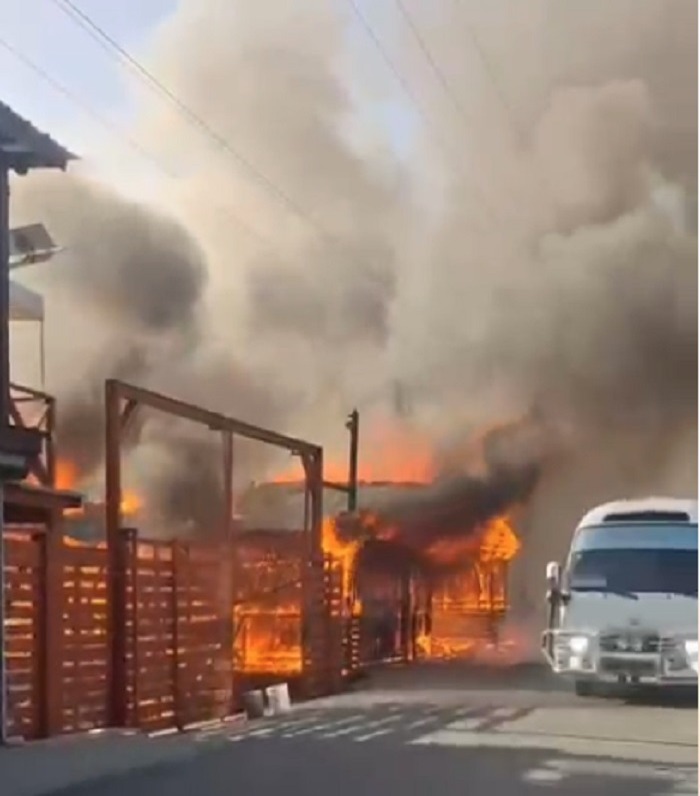 Incendio Afecta Plaza Comercial Oasis en Villa Mella sin Víctimas