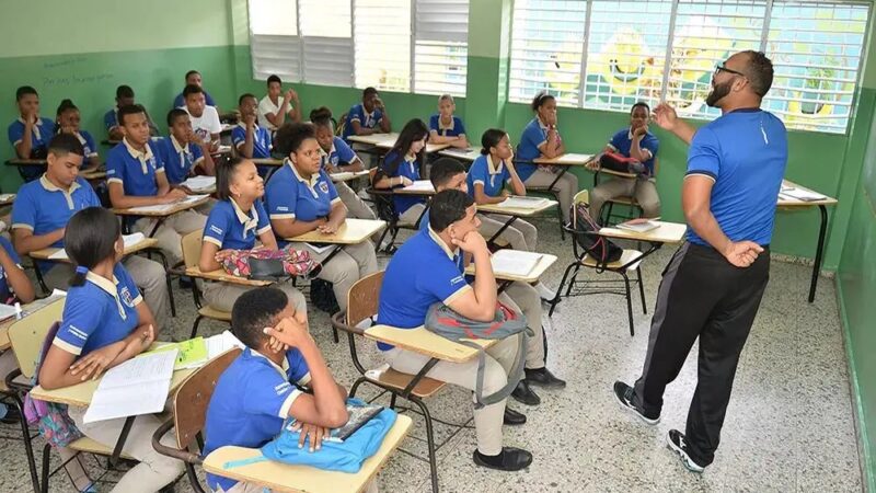 Proceso para que Docentes Cobren Incentivos por Evaluación Aprobada