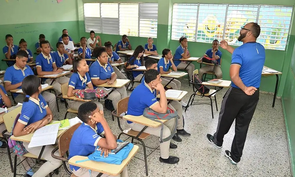 Proceso para que Docentes Cobren Incentivos por Evaluación Aprobada