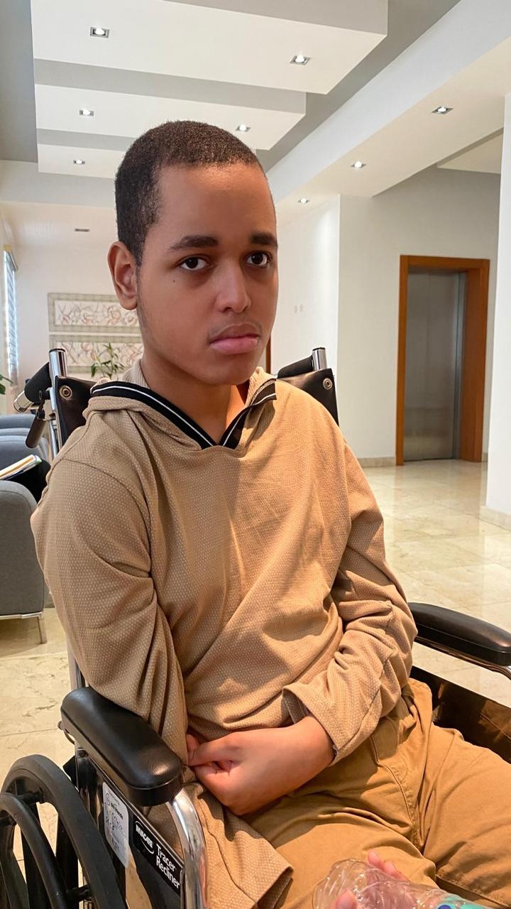 Familia Dominicana Busca RD$2.7 Millones para Cirugía Vital de Adolescente con Epilepsia