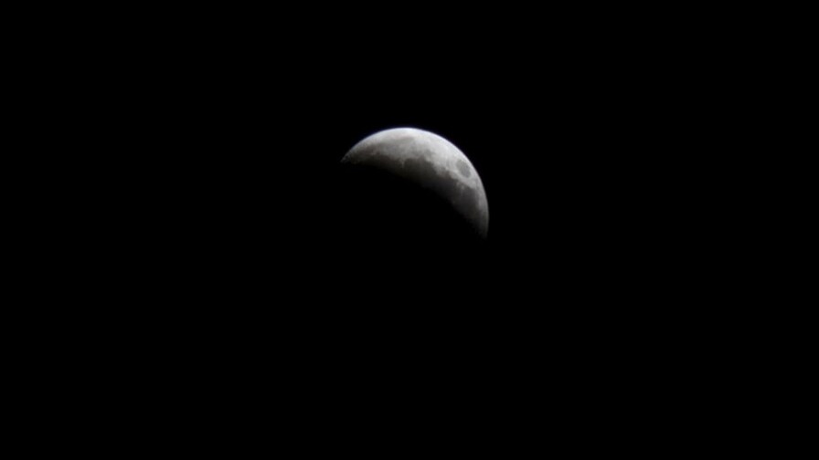 Espectacular Eclipse Lunar Engalana el Cielo de Santo Domingo