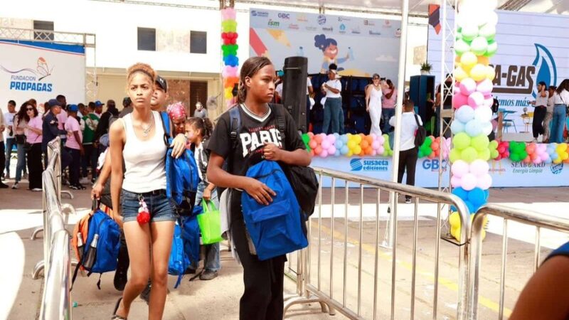 Éxito Rotundo en la Iniciativa ‘Plásticos por Útiles Escolares’