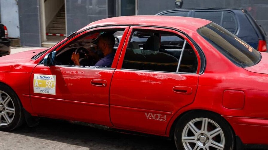 Aumento del Pasaje Urbano en Santiago a 40 Pesos Genera Controversia