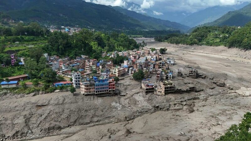 Tragedia en Nepal: Riada Masiva Deja 162 Muertos y Centenares de Desaparecidos