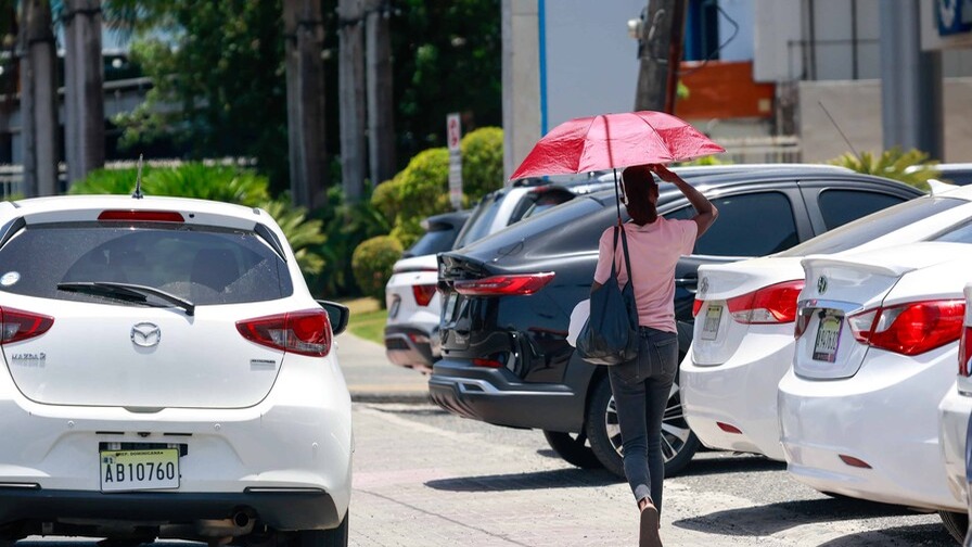 Clima Caluroso y Aguaceros Vespertinos en República Dominicana