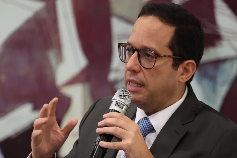 Reestructuración en la Administración Pública: Un Nuevo Enfoque para Conocer a sus Empleados