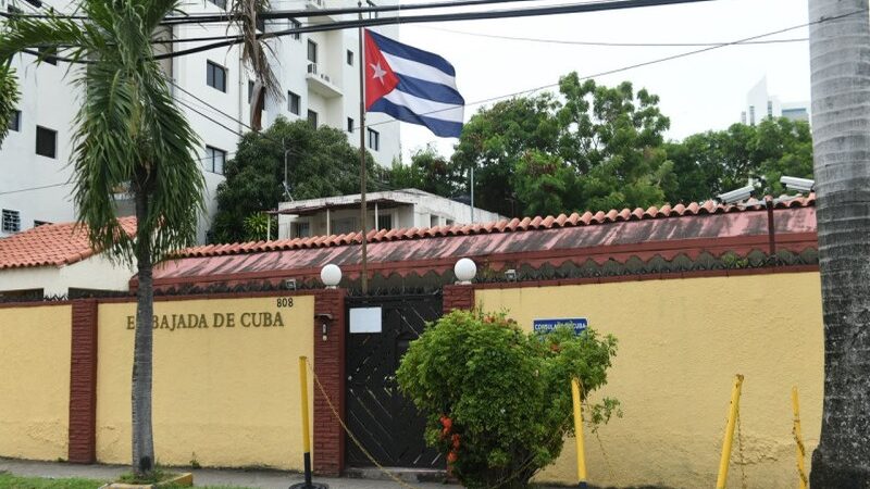 Diplomáticos Cubanos Abandonan República Dominicana