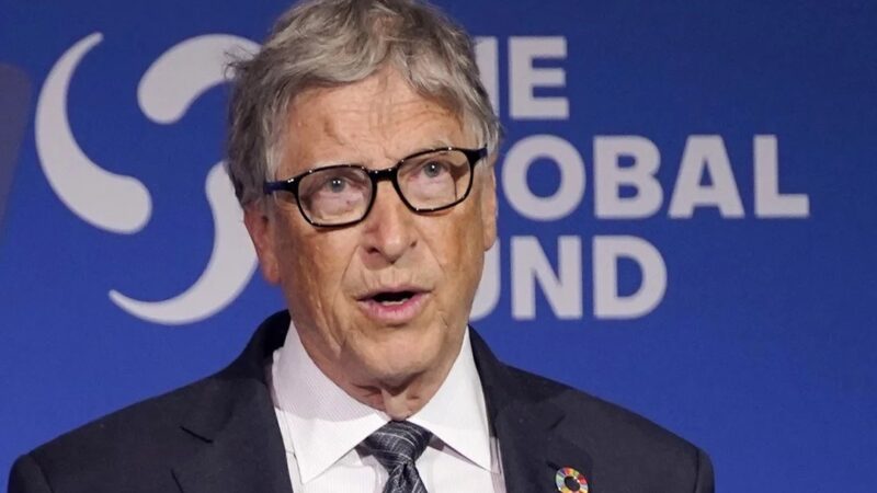 Bill Gates Aboga por Reservar Empleos Exclusivos para Humanos ante el Auge de la IA