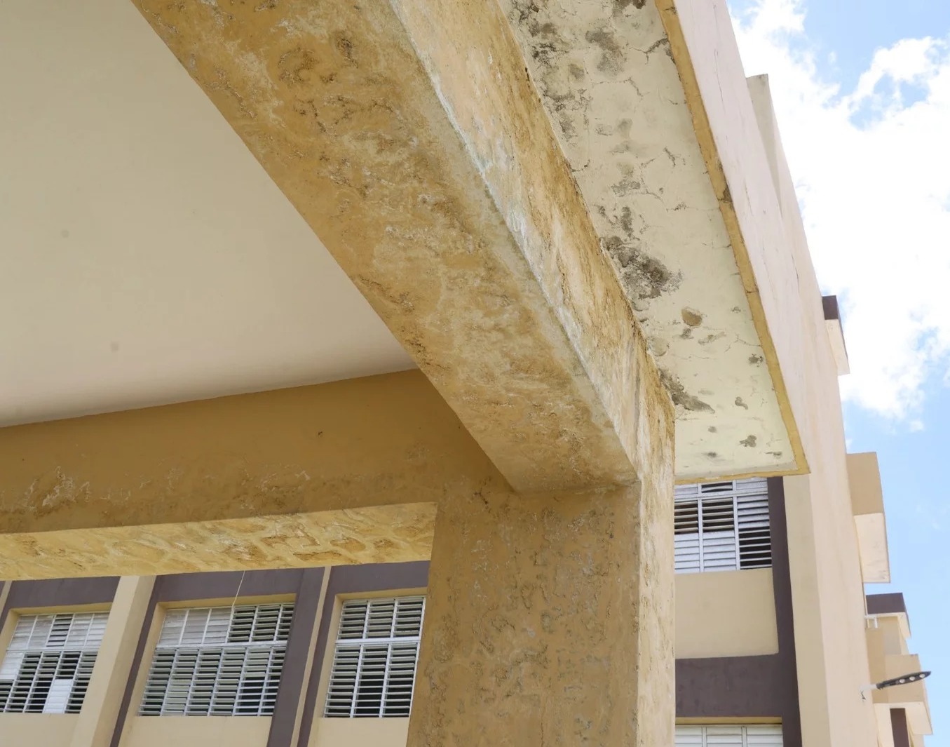 Ministerio de Educación Demolerá 57 Escuelas por Riesgo Estructural