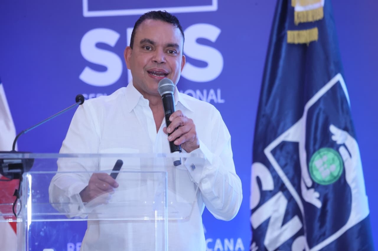 Julio Landrón Revoluciona la Dirección de Hospitales Públicos en RD